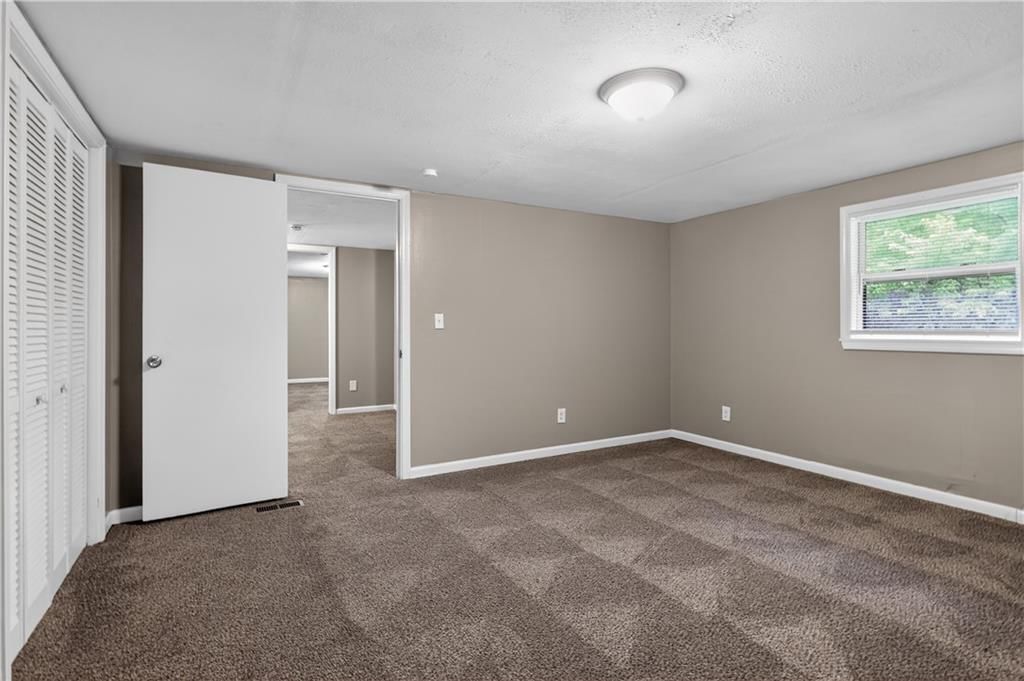 206 W Lawrence Street — photo 23