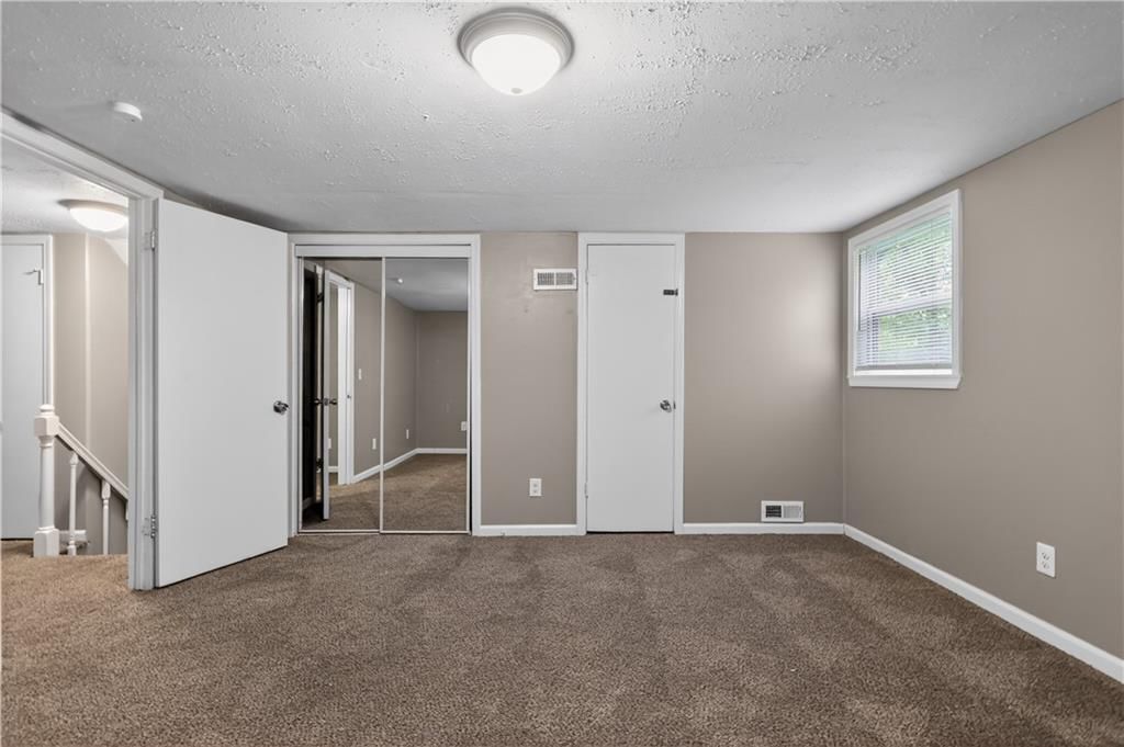 206 W Lawrence Street — photo 24