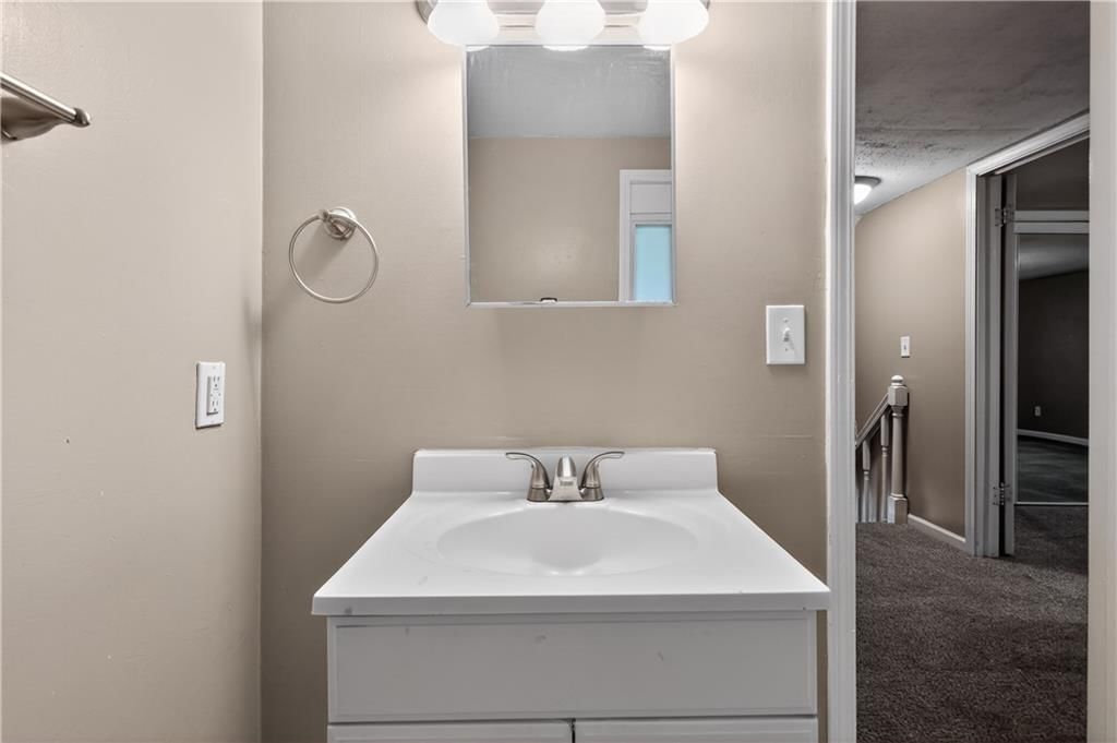 206 W Lawrence Street — photo 25