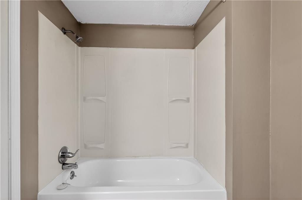 206 W Lawrence Street — photo 26