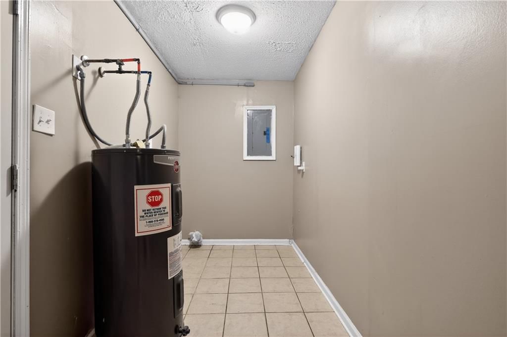 206 W Lawrence Street — photo 29