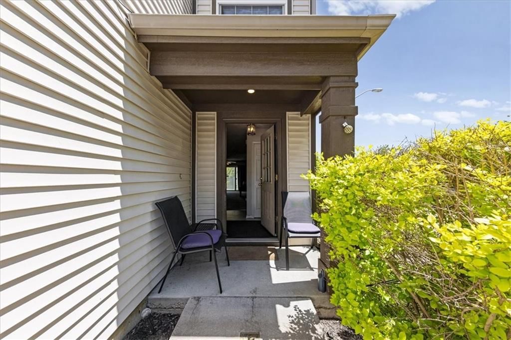 5540 N Fairmount Avenue — photo 3