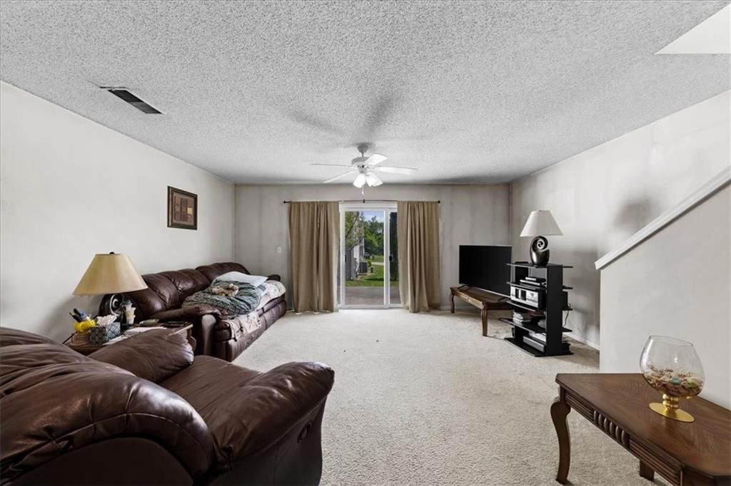 5540 N Fairmount Avenue — photo 8