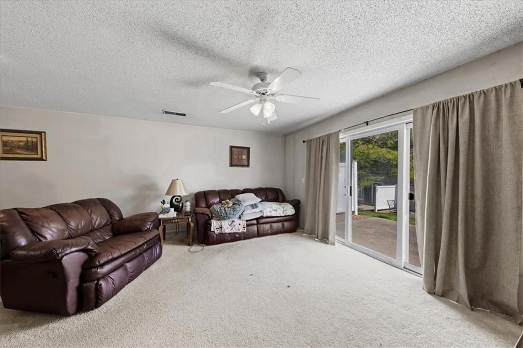 5540 N Fairmount Avenue — photo 9