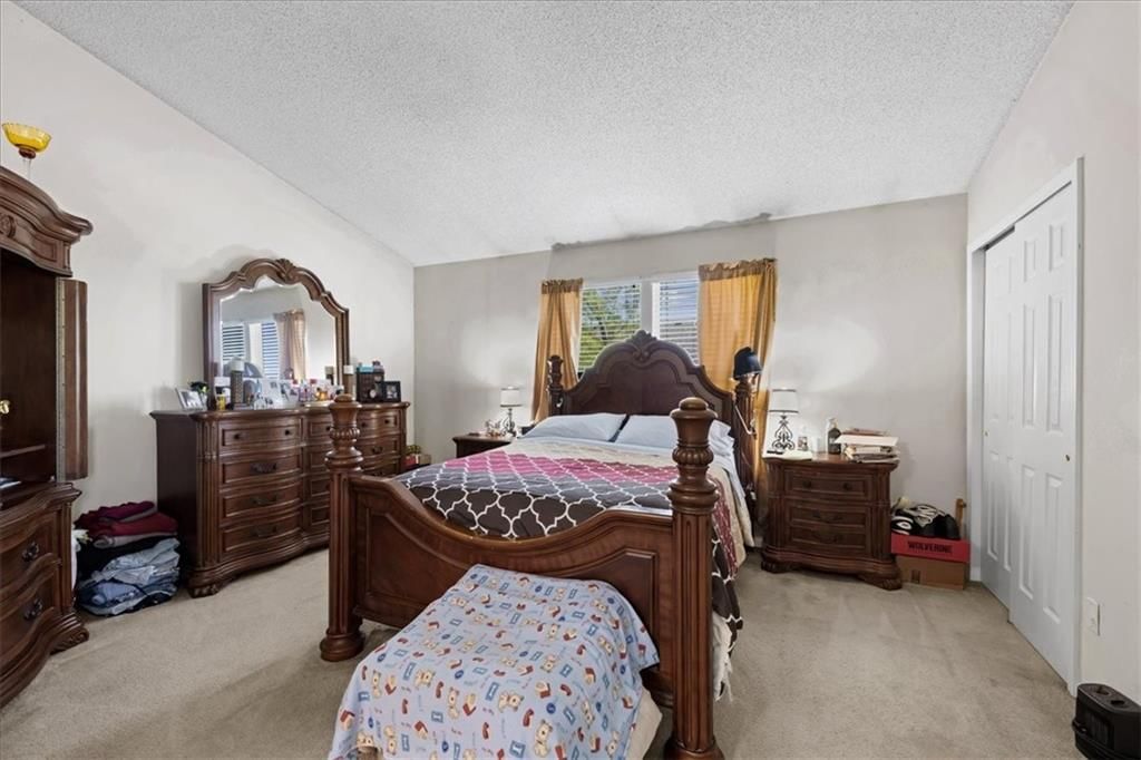 5540 N Fairmount Avenue — photo 14