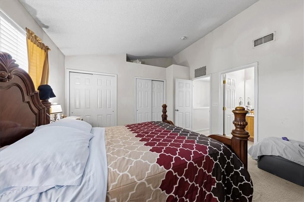 5540 N Fairmount Avenue — photo 15
