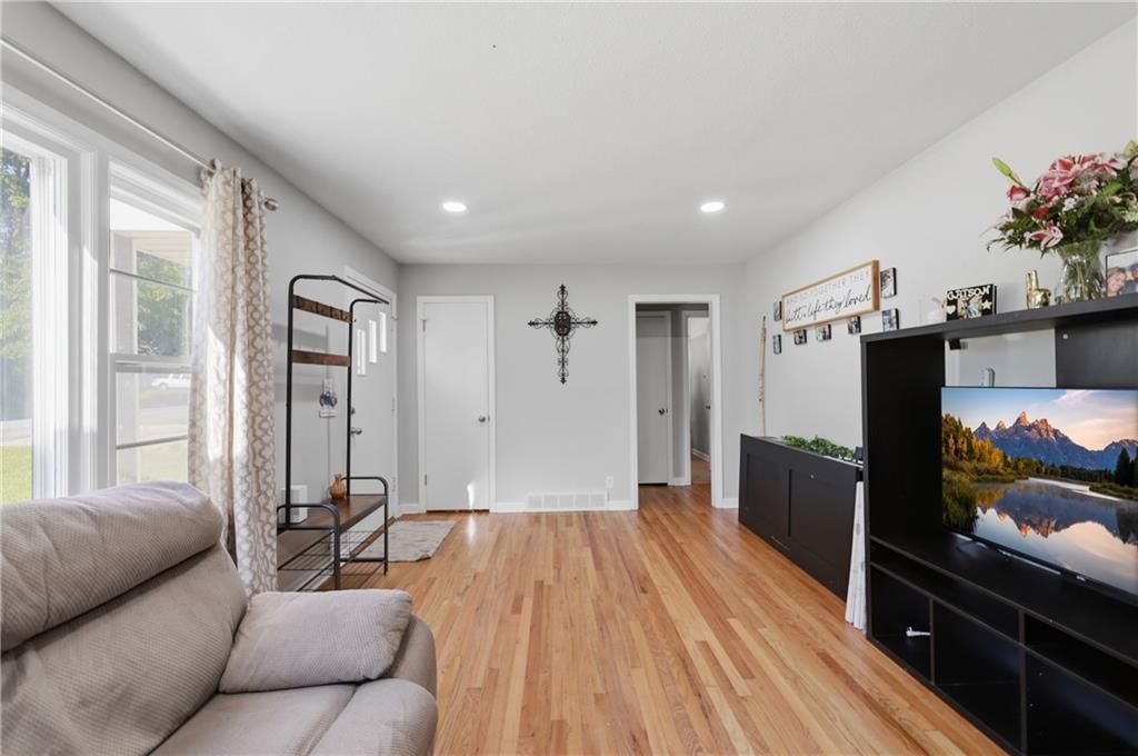 8801 E 71st Terrace — photo 3