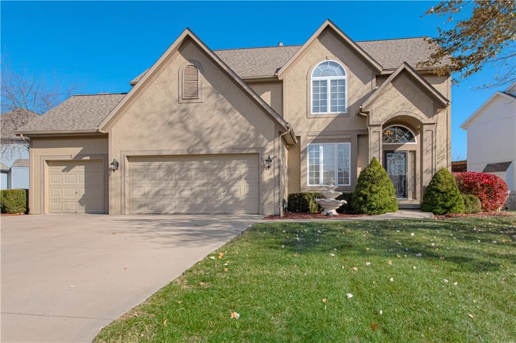 304 NE Hidden Valley Way — photo 1