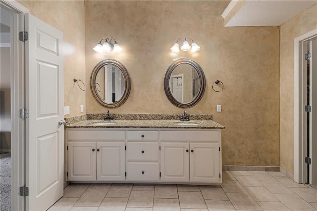 304 NE Hidden Valley Way — photo 18