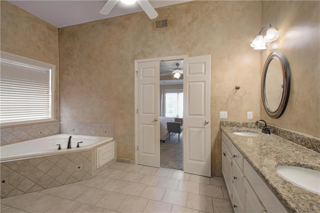 304 NE Hidden Valley Way — photo 19