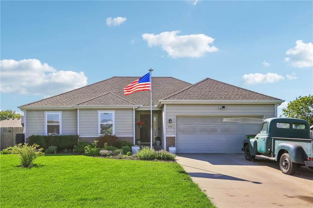 1001 Bluestem Drive — photo 2