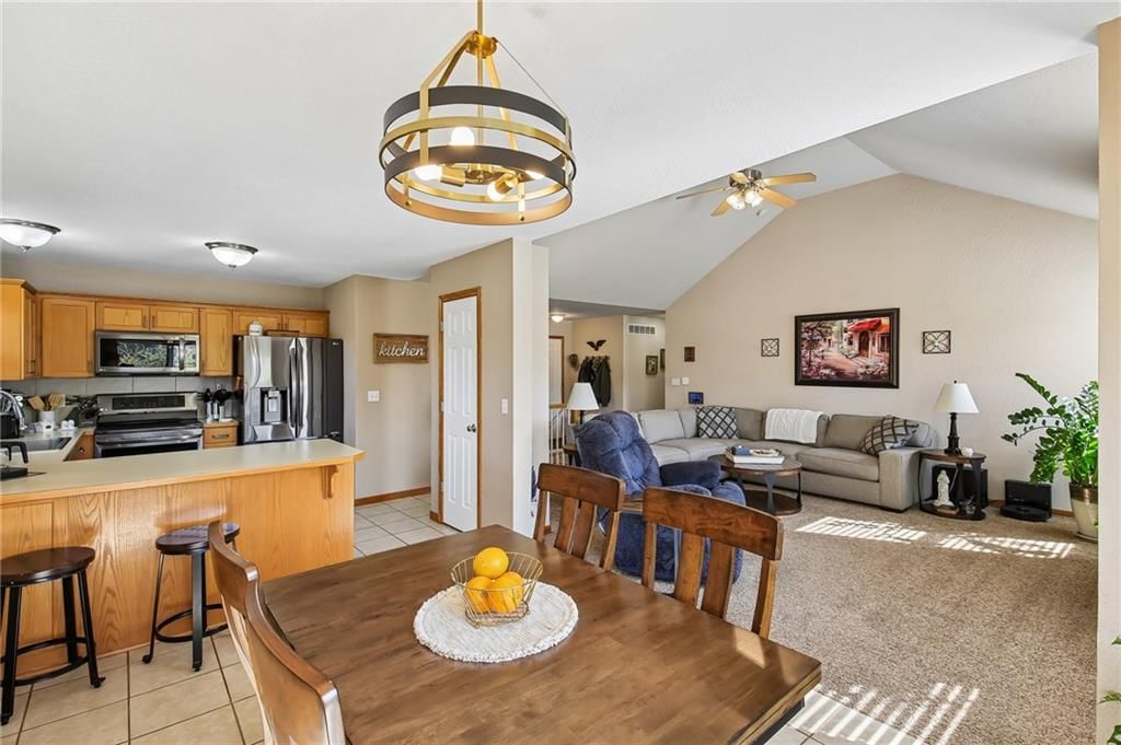 1001 Bluestem Drive — photo 9