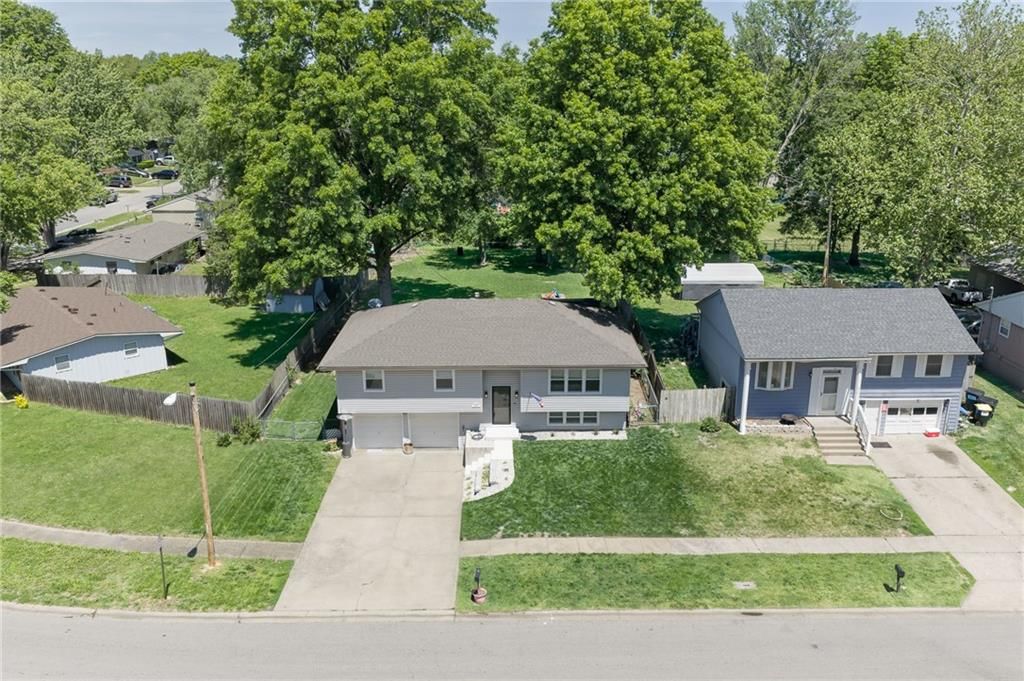 412 Fairlane Street — photo 2
