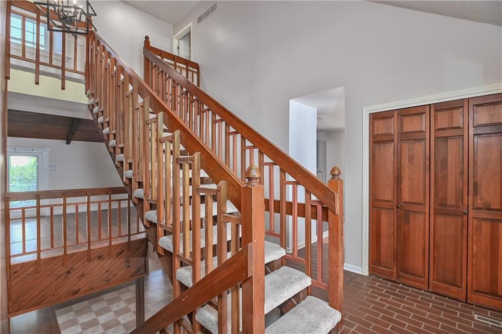 1040 S Wyckford Street — photo 5