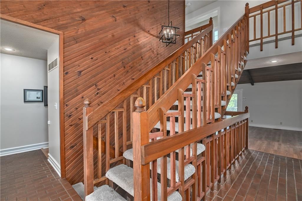 1040 S Wyckford Street — photo 6