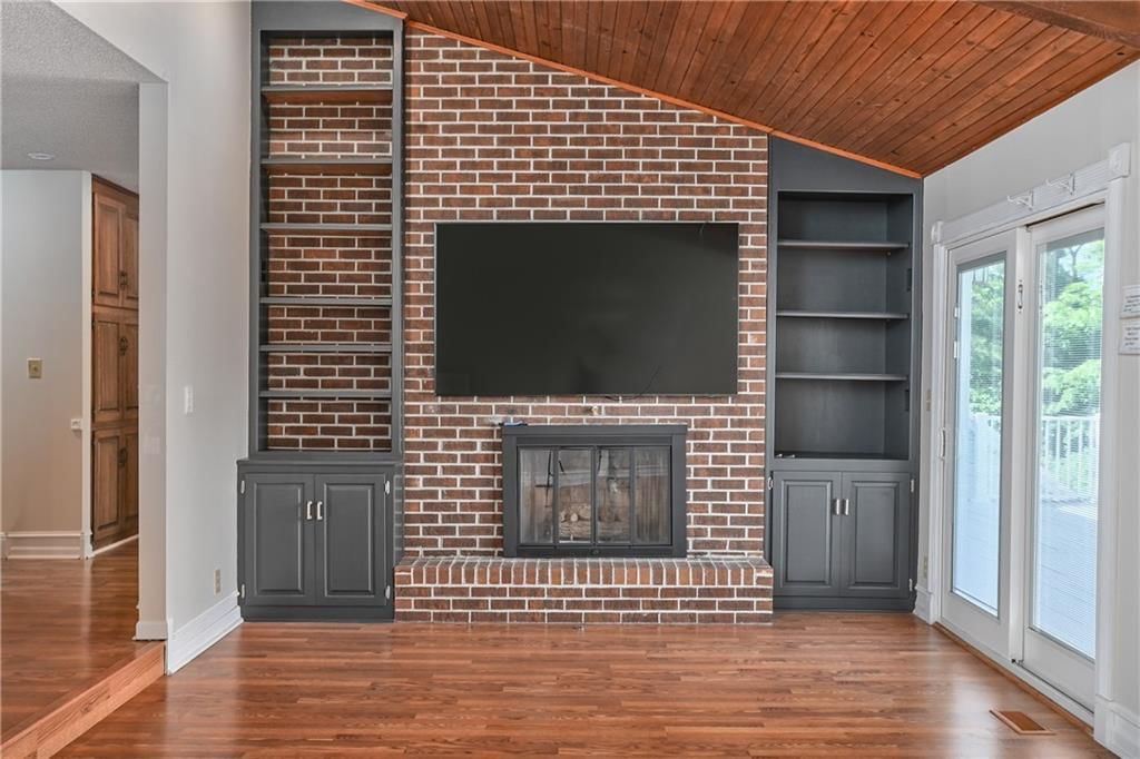 1040 S Wyckford Street — photo 7