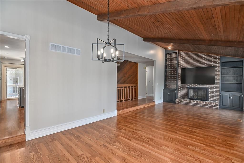 1040 S Wyckford Street — photo 8
