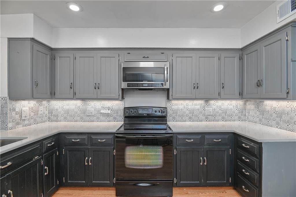 1040 S Wyckford Street — photo 13