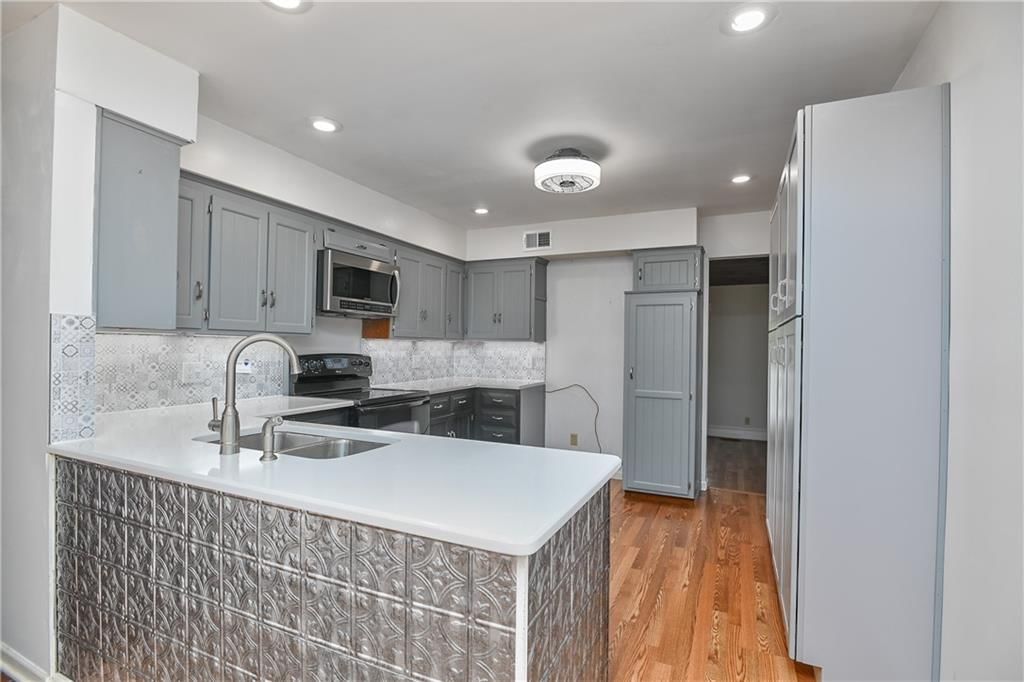 1040 S Wyckford Street — photo 18
