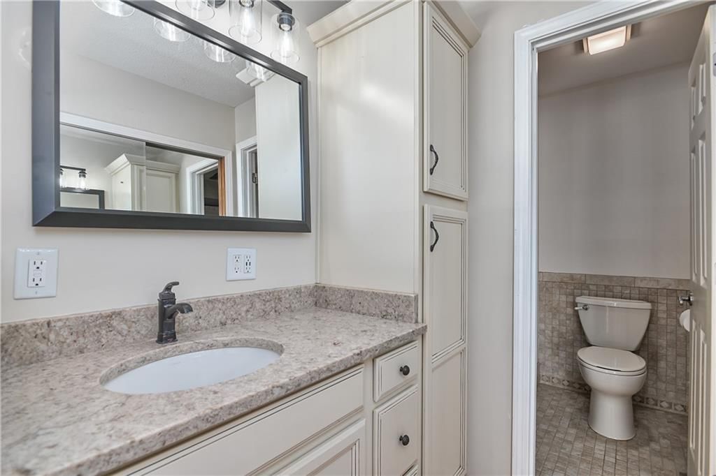 1040 S Wyckford Street — photo 22