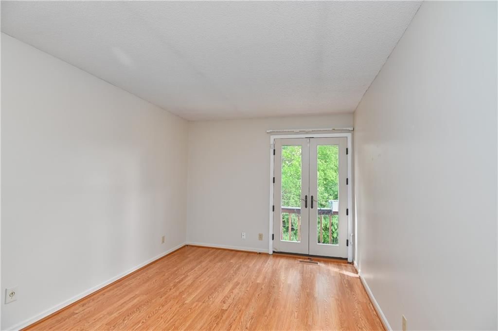 1040 S Wyckford Street — photo 26