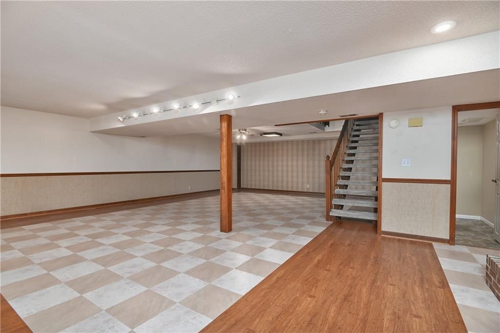 1040 S Wyckford Street — photo 37