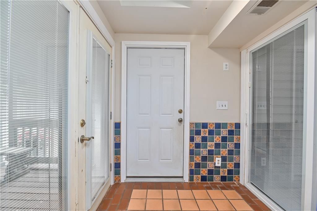 1040 S Wyckford Street — photo 51
