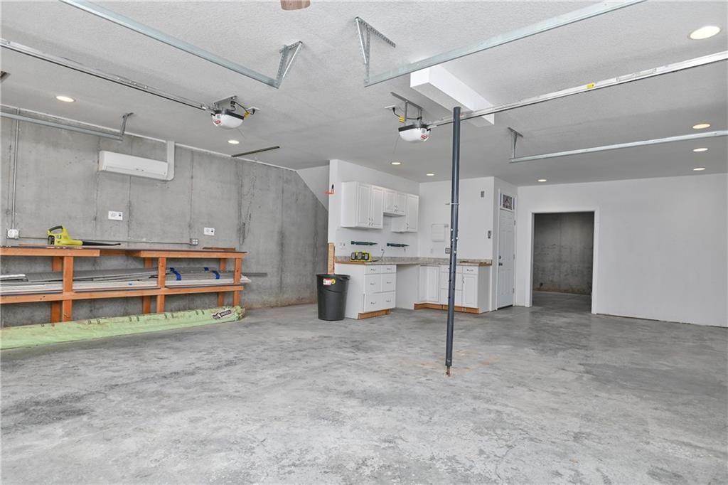 1040 S Wyckford Street — photo 59