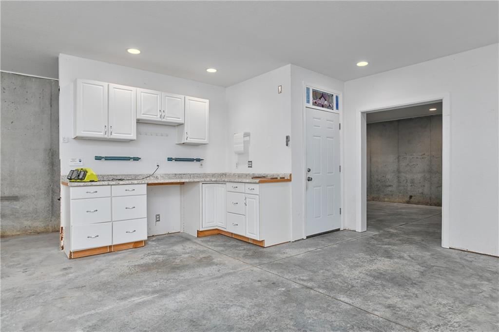 1040 S Wyckford Street — photo 61