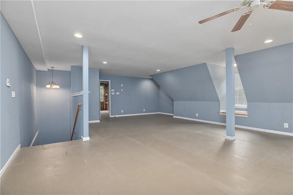1040 S Wyckford Street — photo 65