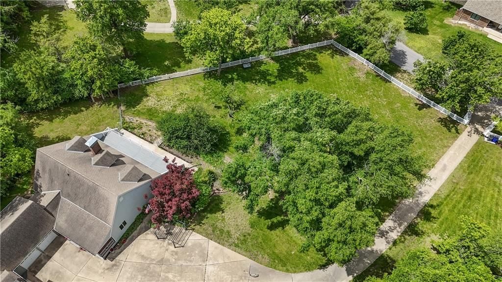 1040 S Wyckford Street — photo 79