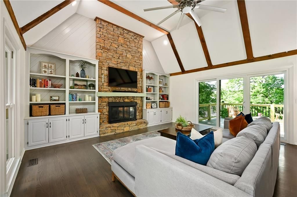 15430 Overbrook Lane — photo 9