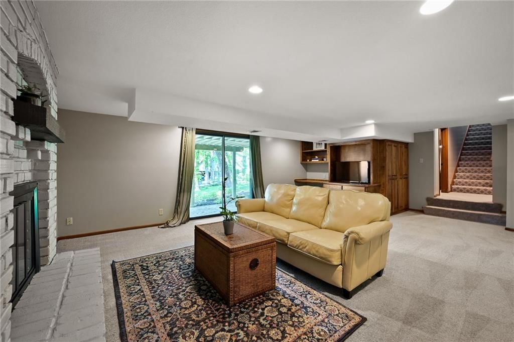 15430 Overbrook Lane — photo 32