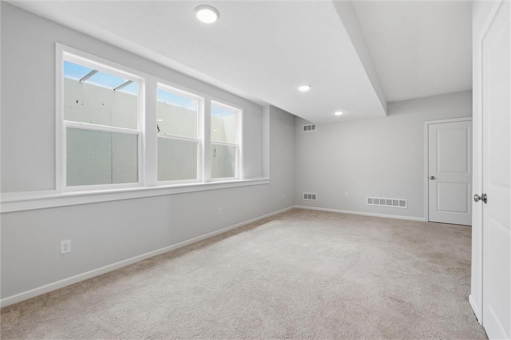8278 Primrose Street — photo 34
