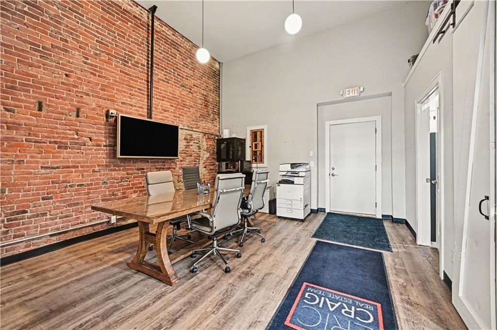 104 S Bridge Street — photo 4