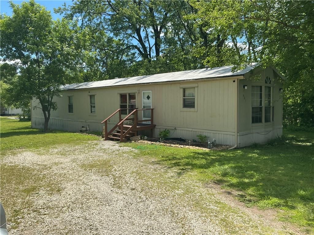 521 Hoover Street — photo 2
