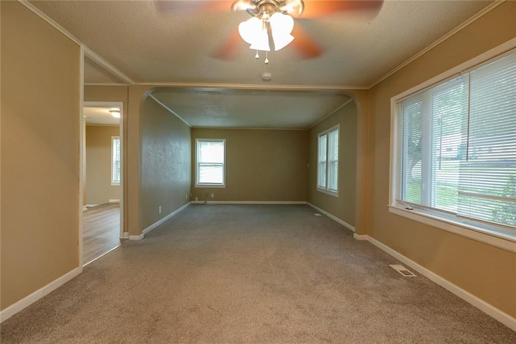 6306 E 152nd Street — photo 3