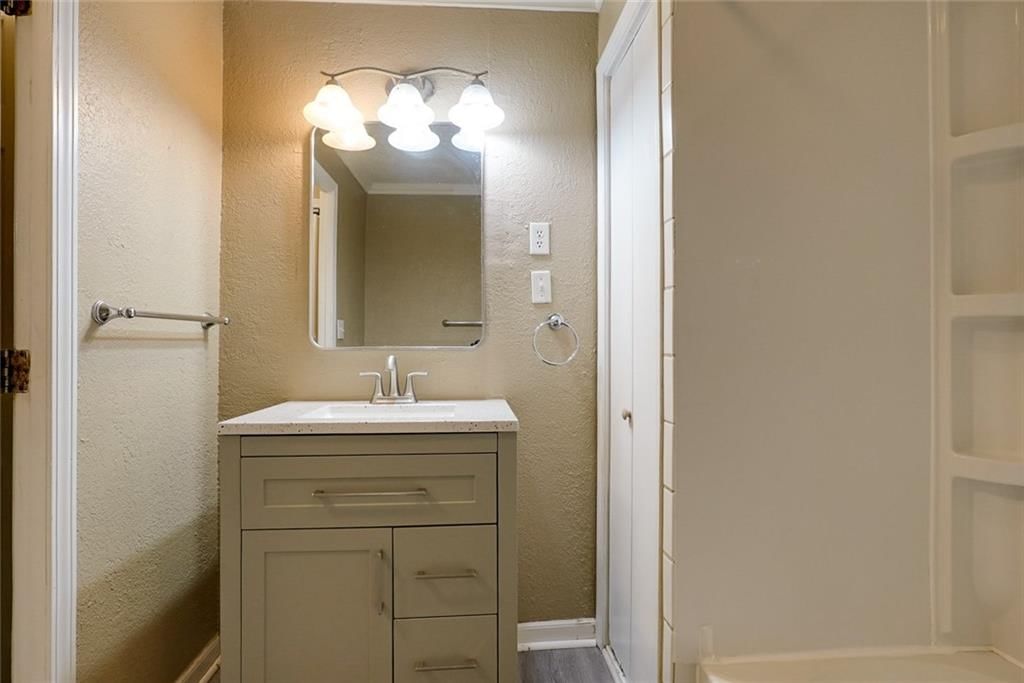 6306 E 152nd Street — photo 15
