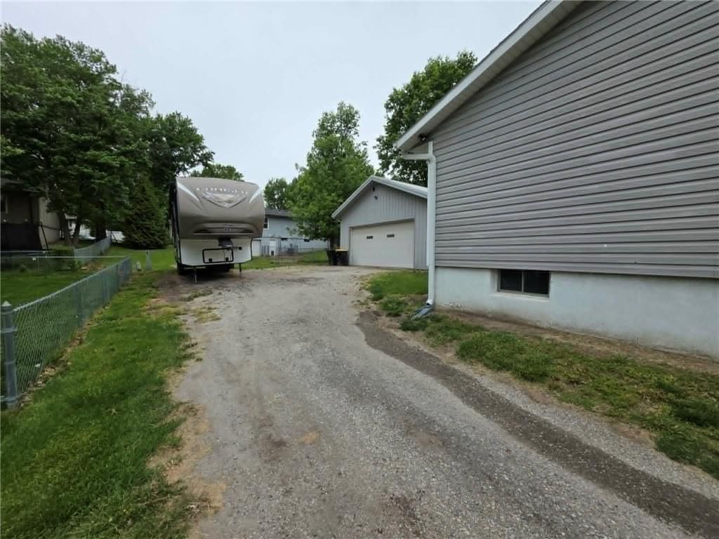606 S Catalpa Street — photo 23