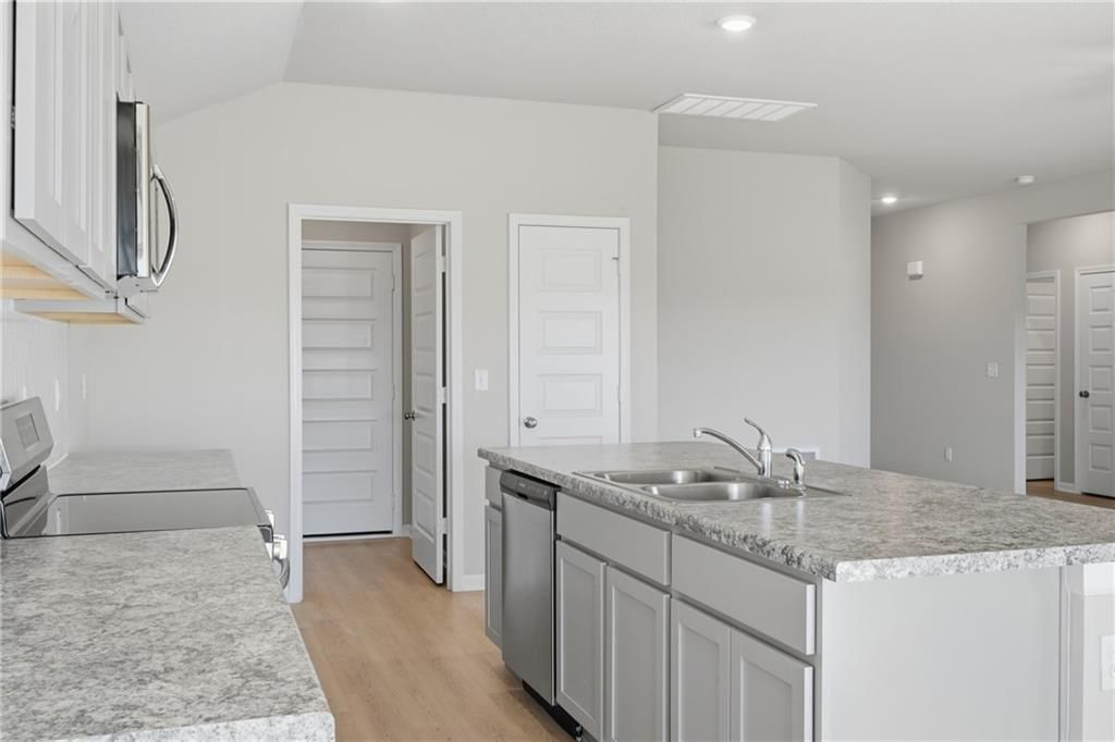 637 W Bluebird Street — photo 11