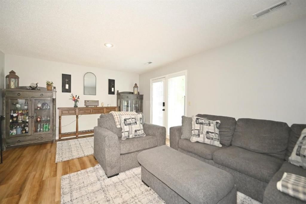 8505 N Mcdonald Avenue — photo 35