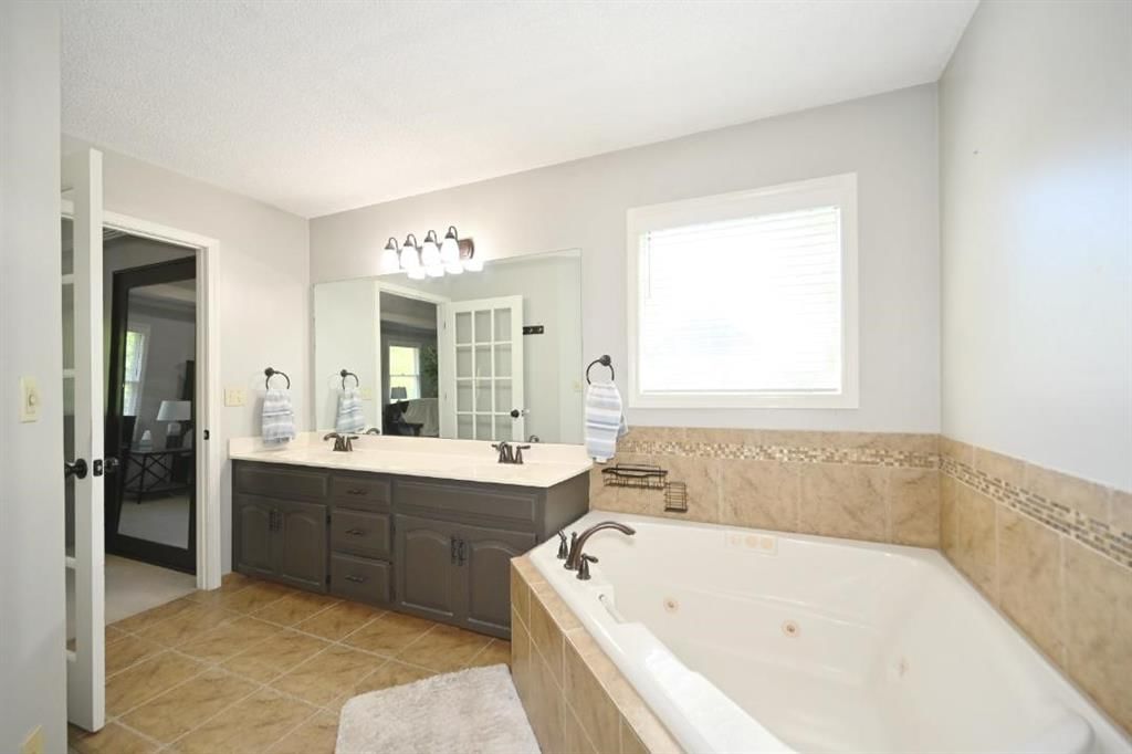 8505 N Mcdonald Avenue — photo 41