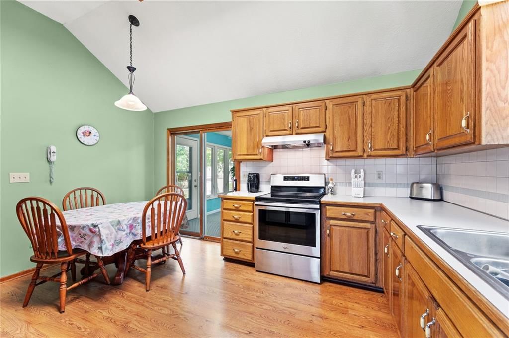 1604 SW Jeffrey Court — photo 9