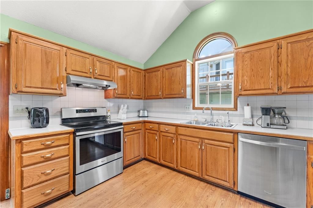 1604 SW Jeffrey Court — photo 11