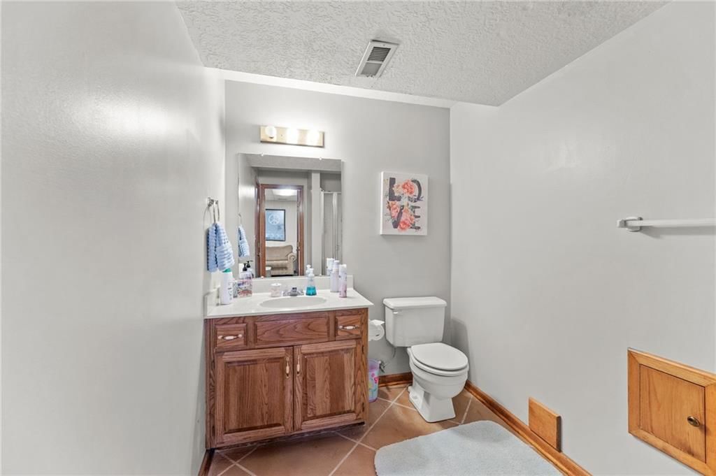 1604 SW Jeffrey Court — photo 27