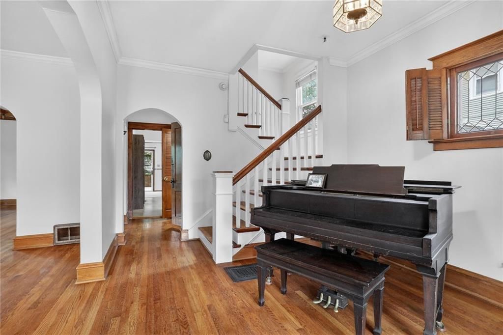 907 W 32nd Street — photo 3