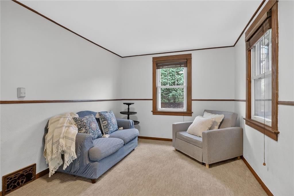 907 W 32nd Street — photo 12