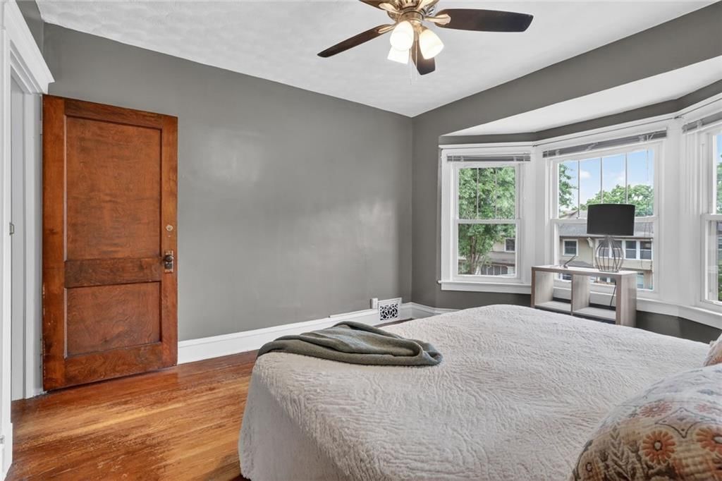 907 W 32nd Street — photo 15