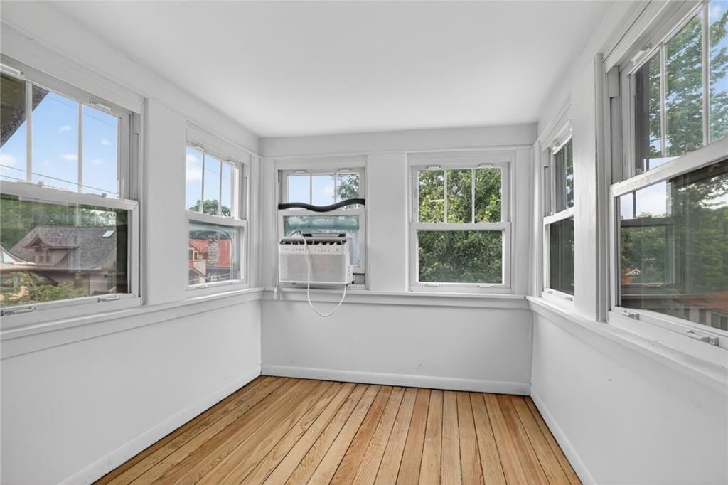907 W 32nd Street — photo 23