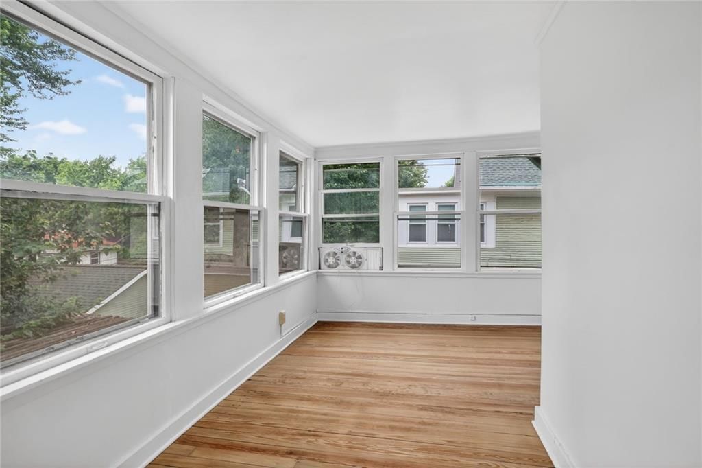 907 W 32nd Street — photo 24